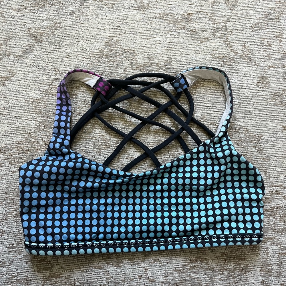 Lululemon sports bra